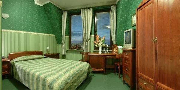 Fort Hotel Warsaw 3*,